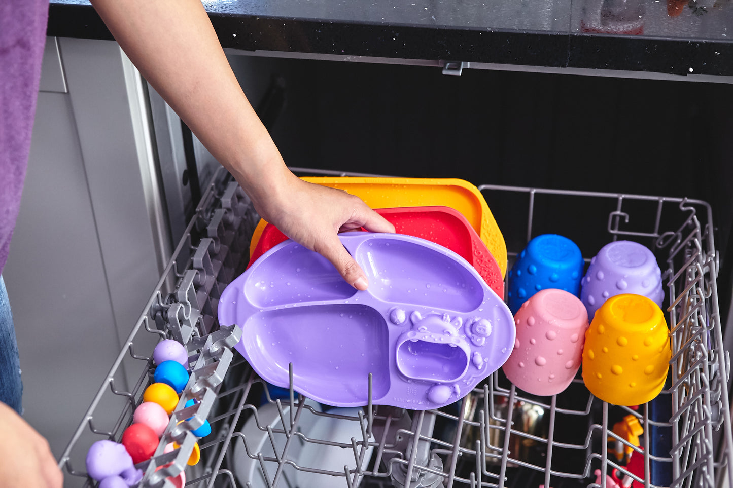 Marcus & Marcus Yummy Dips Suction Divided Plate